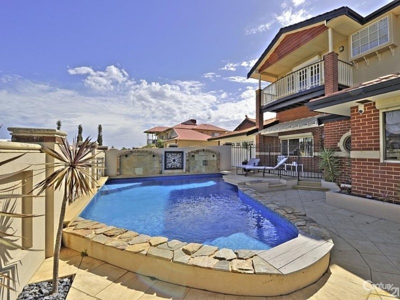 15 Ronsard Drive, San Remo WA 6210