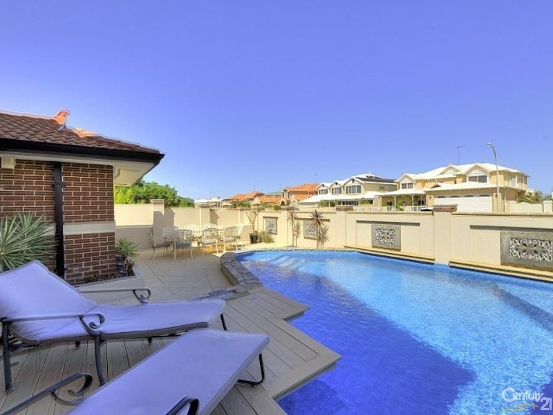 15 Ronsard Drive, San Remo WA 6210