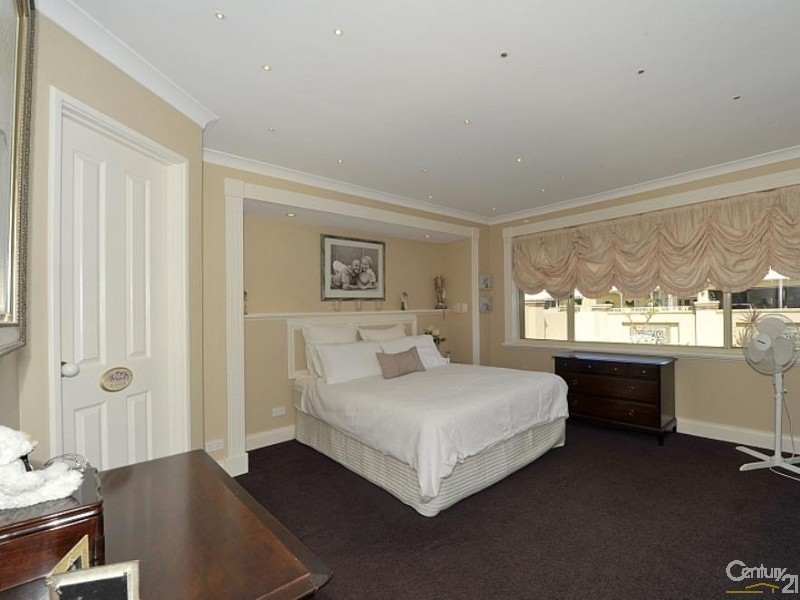 15 Ronsard Drive, San Remo WA 6210