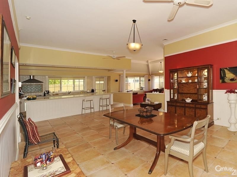15 Ronsard Drive, San Remo WA 6210
