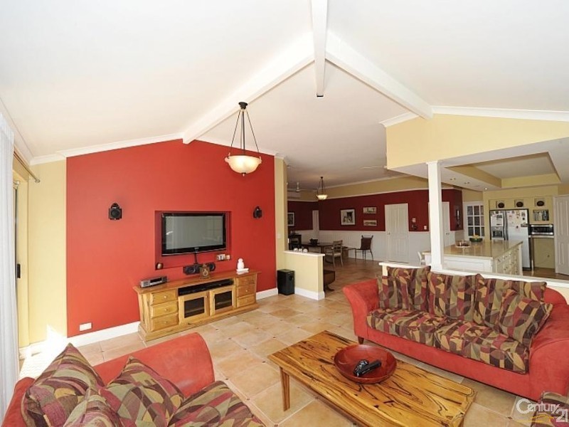 15 Ronsard Drive, San Remo WA 6210