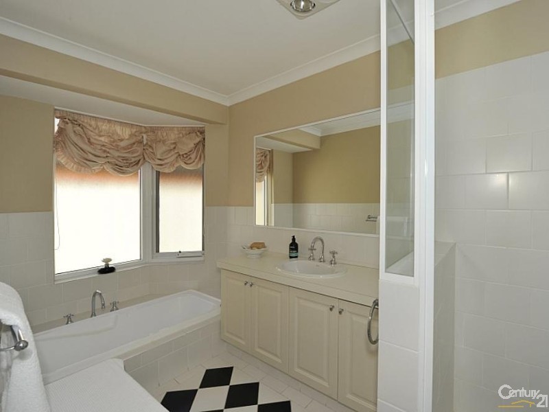 15 Ronsard Drive, San Remo WA 6210
