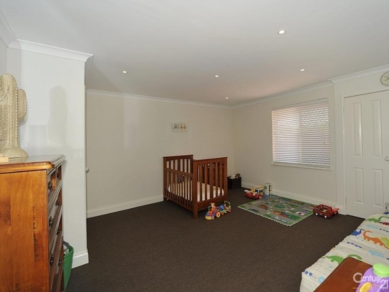 15 Ronsard Drive, San Remo WA 6210