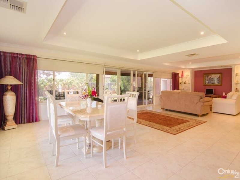 5 Maggie Way, Coodanup WA 6210