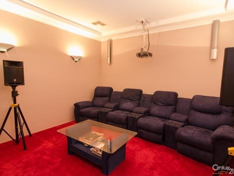 5 Maggie Way, Coodanup WA 6210