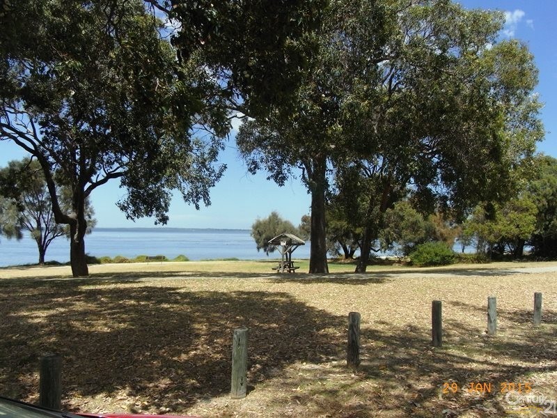 42 Peel Parade, Coodanup WA 6210
