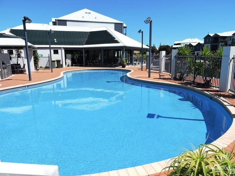 40/206 Mary Street, Halls Head WA 6210