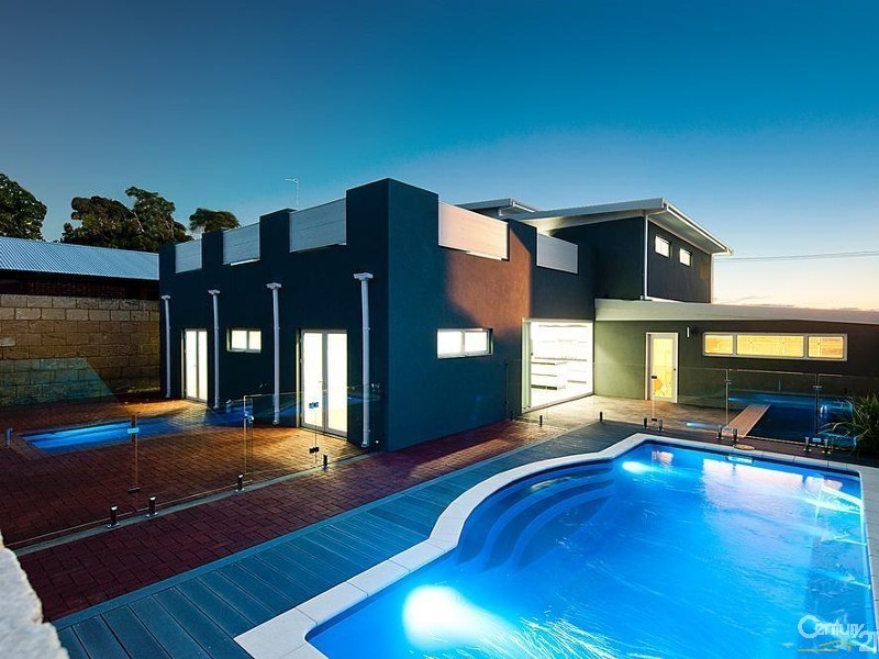 9 Marsh Place, Halls Head WA 6210
