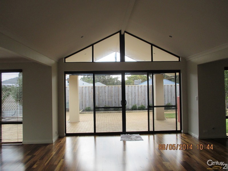 31 Tranquility Way, Halls Head WA 6210