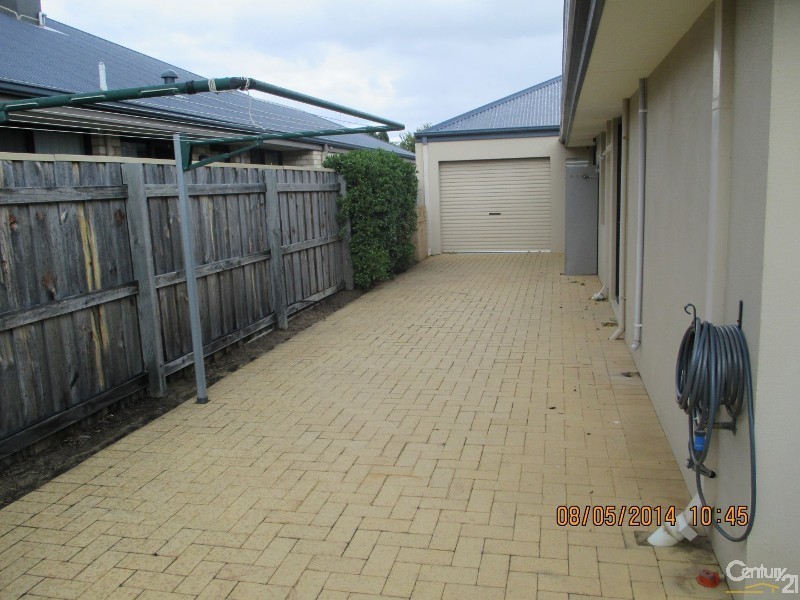 31 Tranquility Way, Halls Head WA 6210