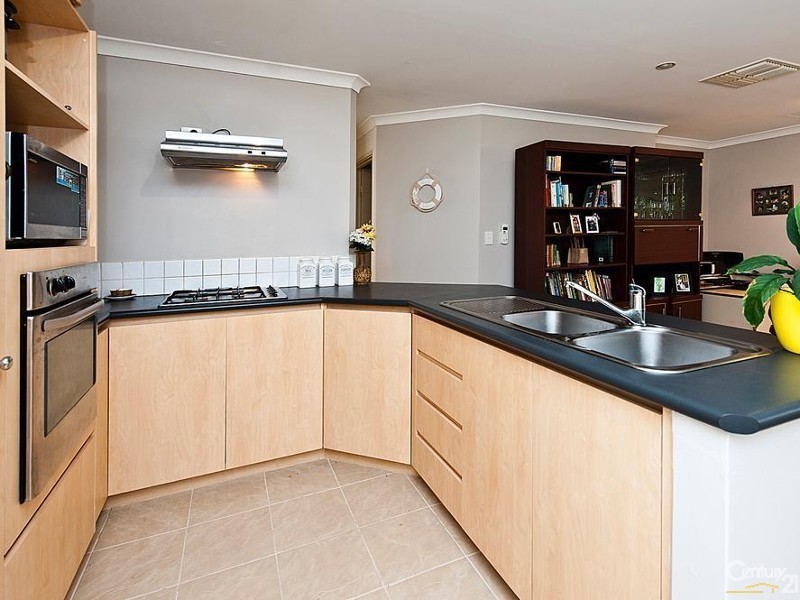 3/6 Day Road, Mandurah WA 6210