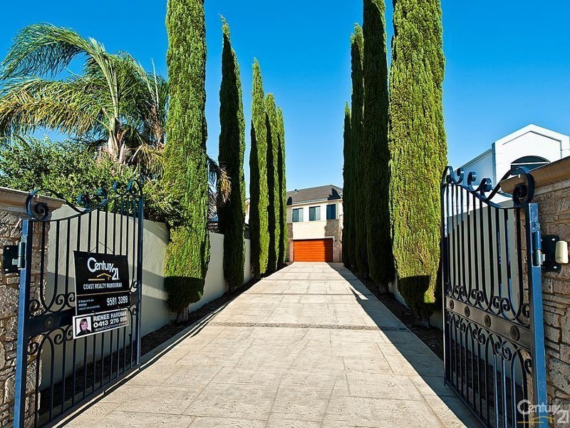 10 Santavea Mews, Halls Head WA 6210