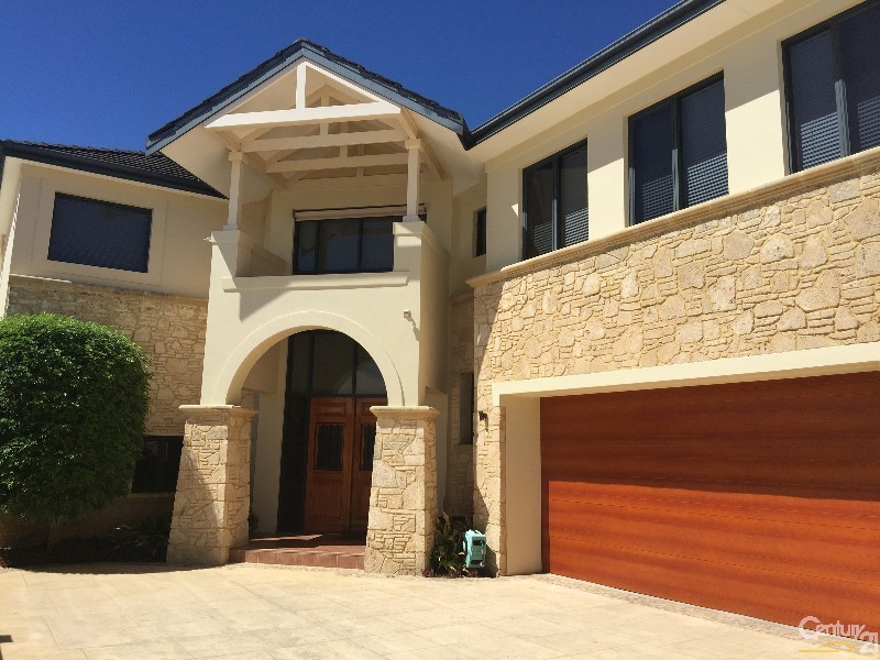 10 Santavea Mews, Halls Head WA 6210