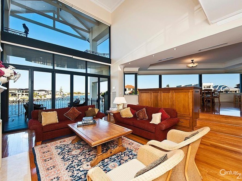10 Santavea Mews, Halls Head WA 6210