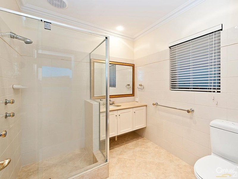 10 Santavea Mews, Halls Head WA 6210