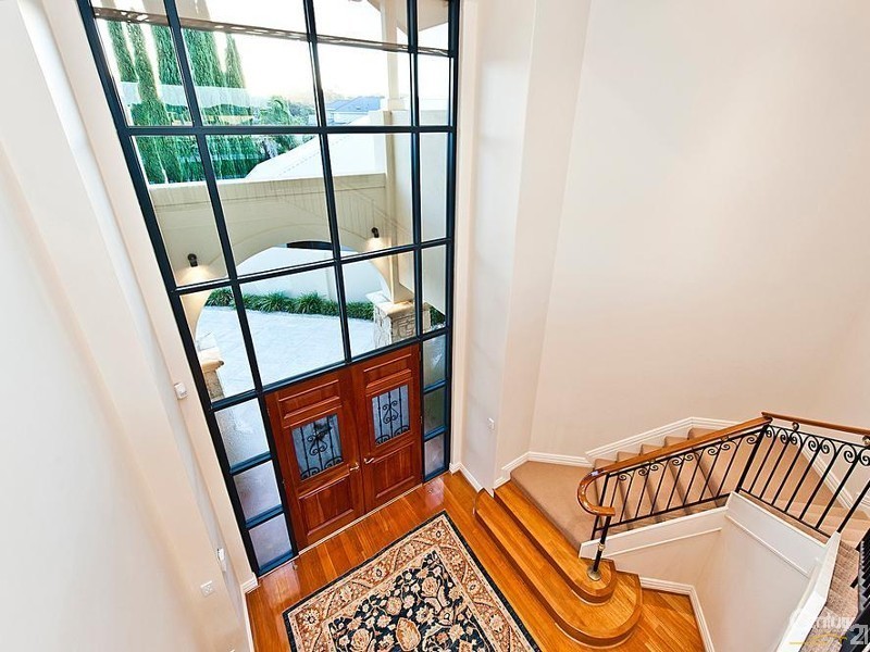 10 Santavea Mews, Halls Head WA 6210