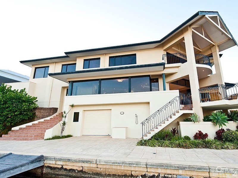 10 Santavea Mews, Halls Head WA 6210