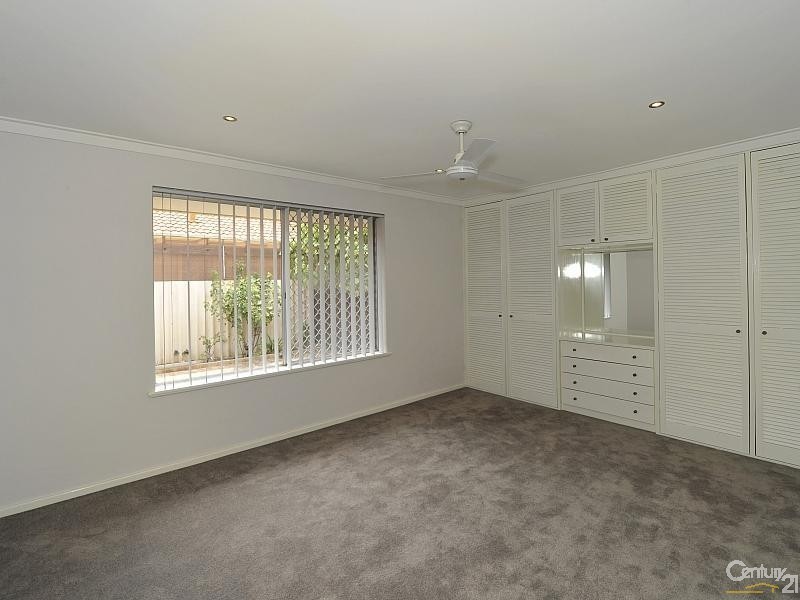 15 Sievewright Street, Silver Sands WA 6210