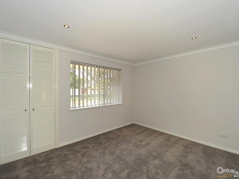 15 Sievewright Street, Silver Sands WA 6210