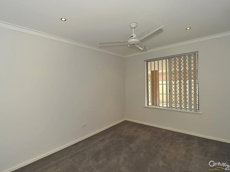 15 Sievewright Street, Silver Sands WA 6210