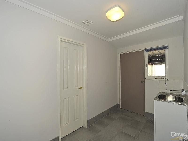 15 Sievewright Street, Silver Sands WA 6210