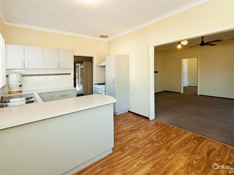 10 Kallang Road, Coodanup WA 6210