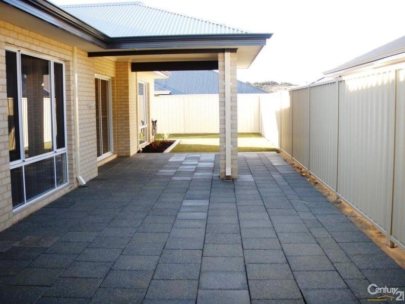 12  Joshua Carrol Street, Madora Bay WA 6210