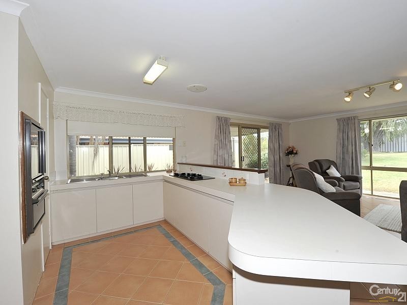 164 Mclarty Road, Halls Head WA 6210