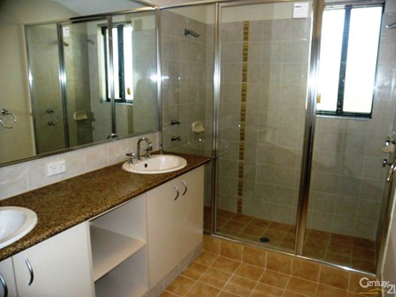 9 Burrill Rest, Lakelands WA 6180