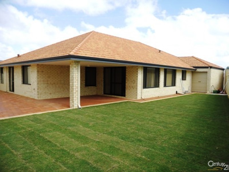 9 Burrill Rest, Lakelands WA 6180