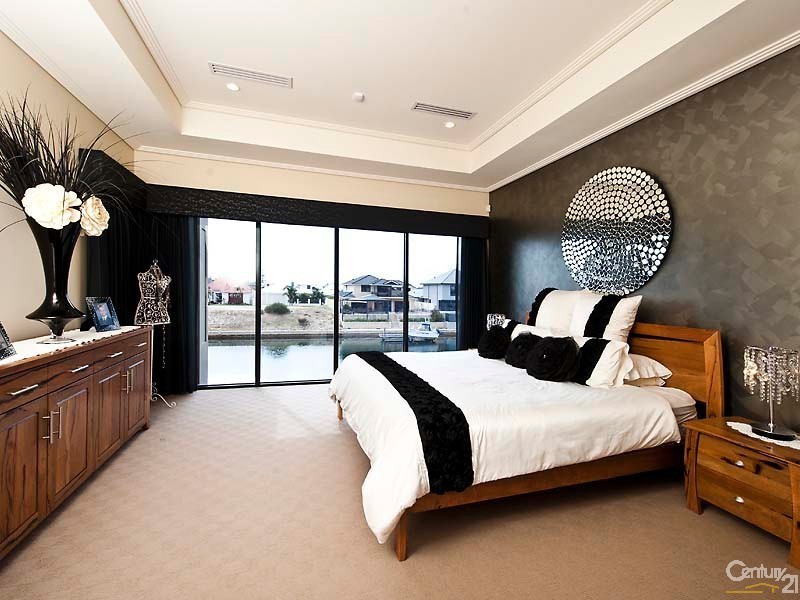 44 Brindabella Crescent, Halls Head WA 6210