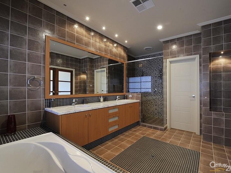 44 Brindabella Crescent, Halls Head WA 6210