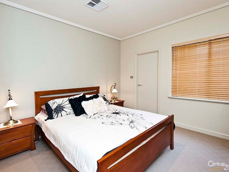 44 Brindabella Crescent, Halls Head WA 6210