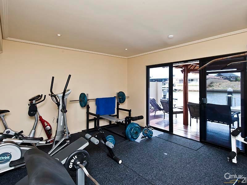 44 Brindabella Crescent, Halls Head WA 6210