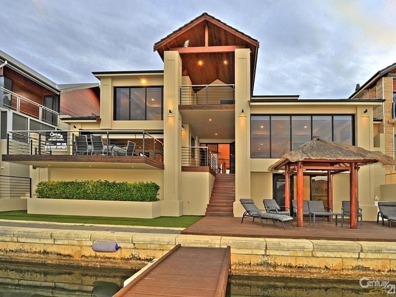 44 Brindabella Crescent, Halls Head WA 6210