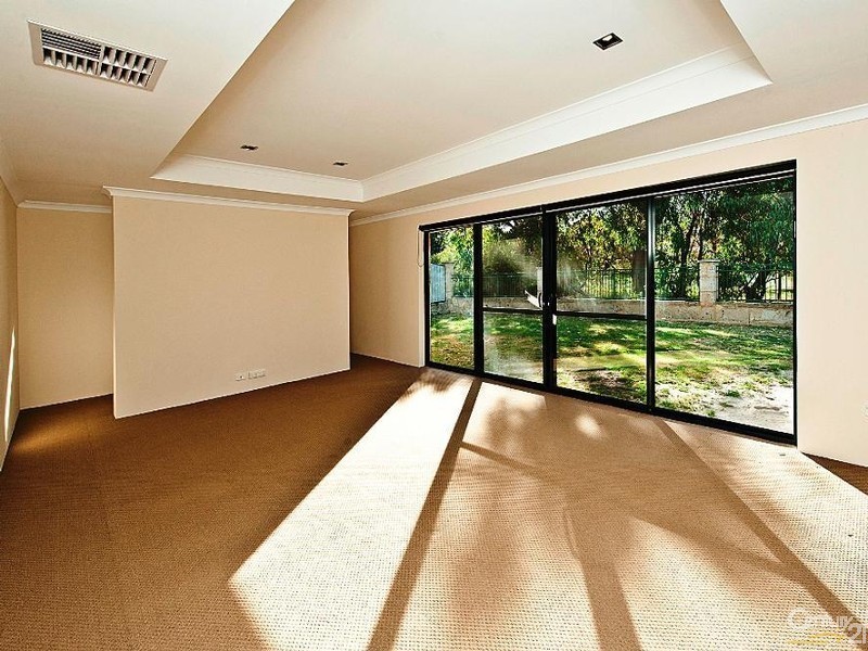 40 Bellavista Parade, Meadow Springs WA 6210