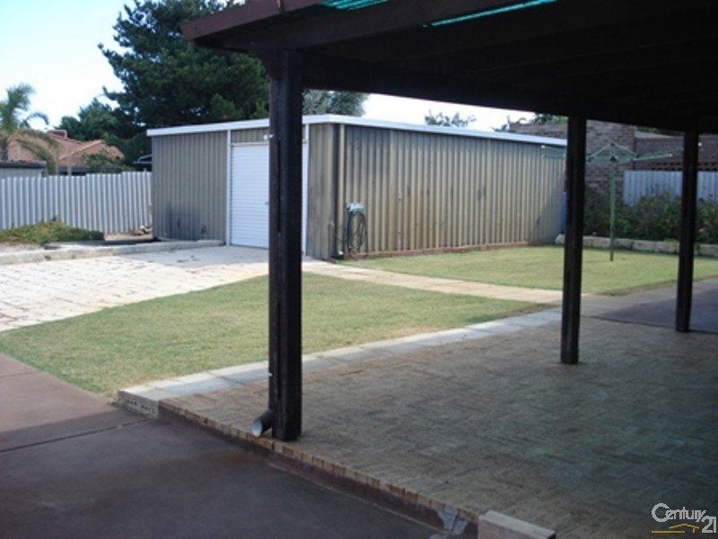 39 Peelwood Parade, Halls Head WA 6210