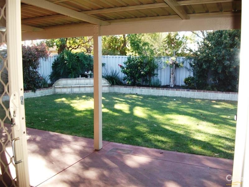 2 Berkeley Close, Greenfields WA 6210