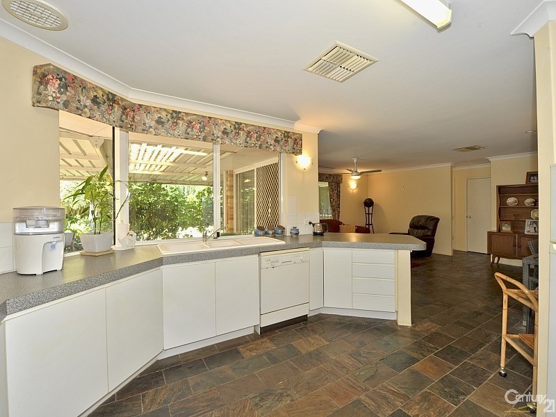 19 Fairway Crescent, Meadow Springs WA 6210