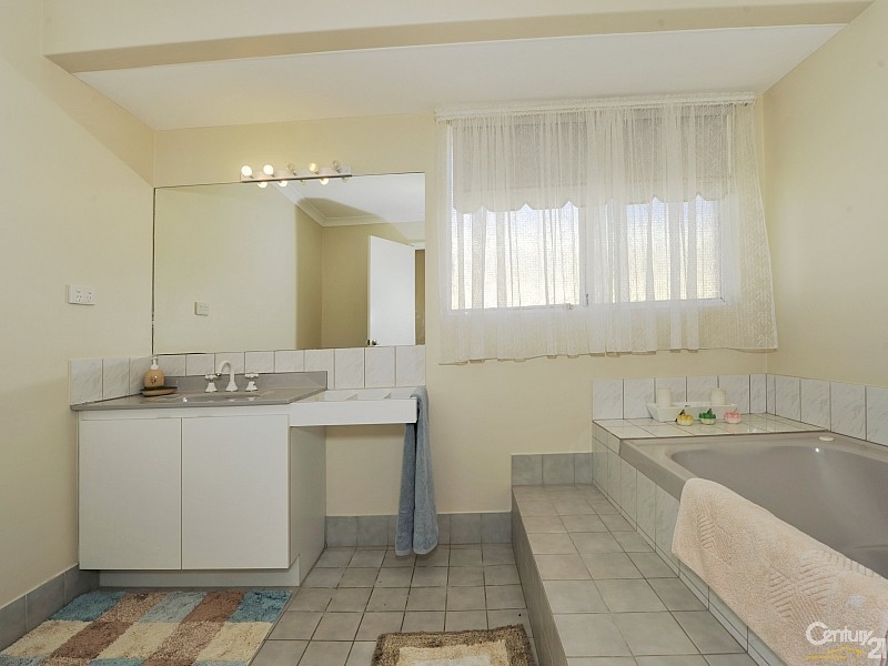 19 Fairway Crescent, Meadow Springs WA 6210