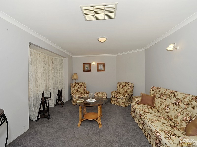 19 Fairway Crescent, Meadow Springs WA 6210