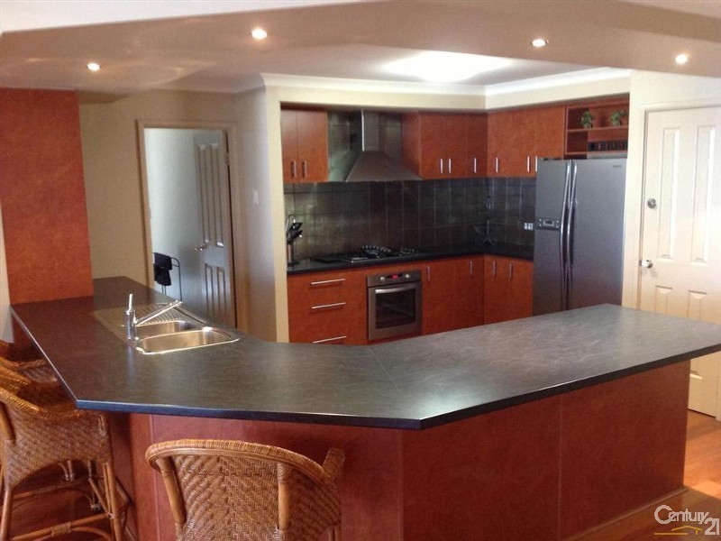 14 Trade Winds Retreat, Dudley Park WA 6210