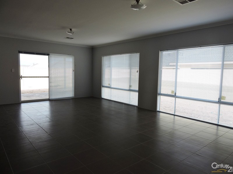 28 Eleanore Drive, Madora Bay WA 6210