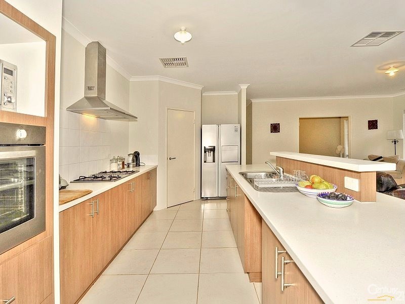 12 Senecio Way, Halls Head WA 6210