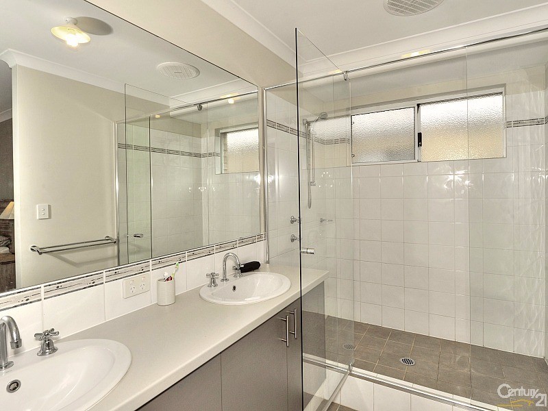 12 Senecio Way, Halls Head WA 6210