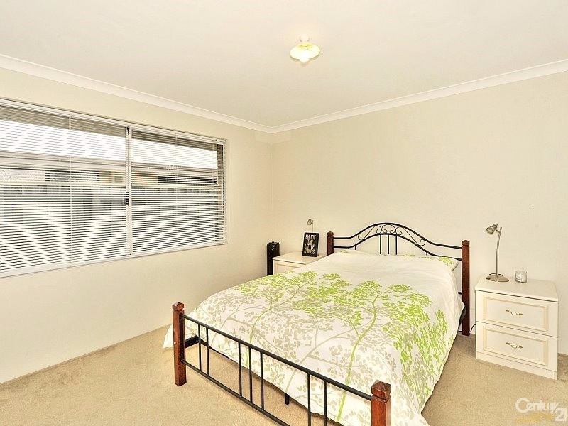 12 Senecio Way, Halls Head WA 6210
