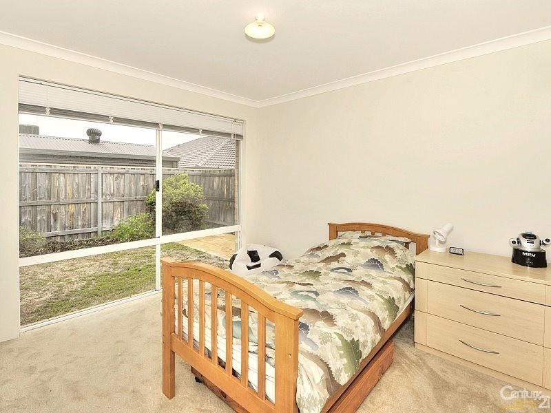12 Senecio Way, Halls Head WA 6210