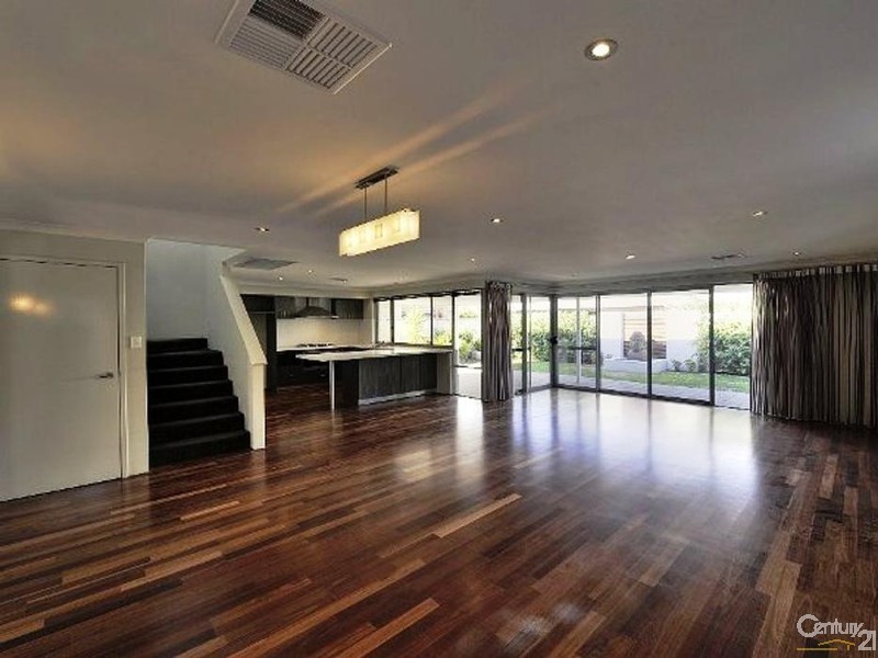 28 Jasper Way, Lakelands WA 6180