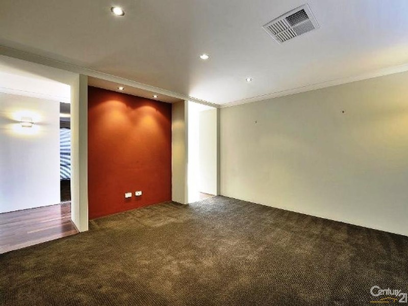 28 Jasper Way, Lakelands WA 6180