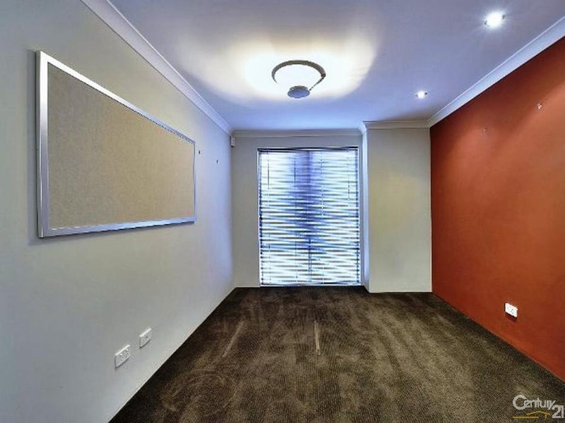 28 Jasper Way, Lakelands WA 6180